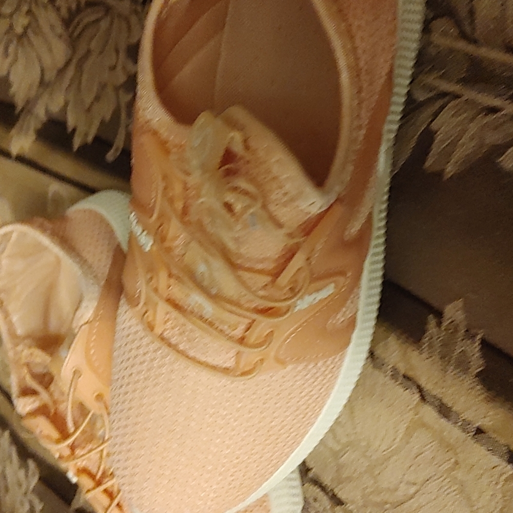 Shoes - Picture 2 of 4